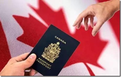 出国移民重大利好!加拿大移民大赦，27000人直接给枫叶卡!公务员不限制年龄参选，警察55岁也要！